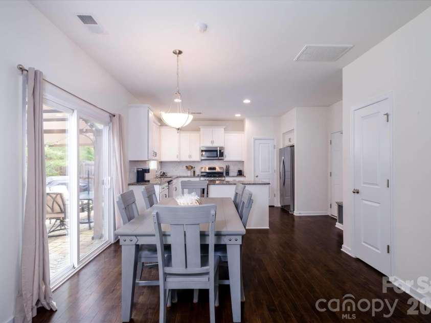 5415 Fenway Drive, Charlotte, NC 28273.  MLS# CAR4391362, YatesRealty ID 33398. 