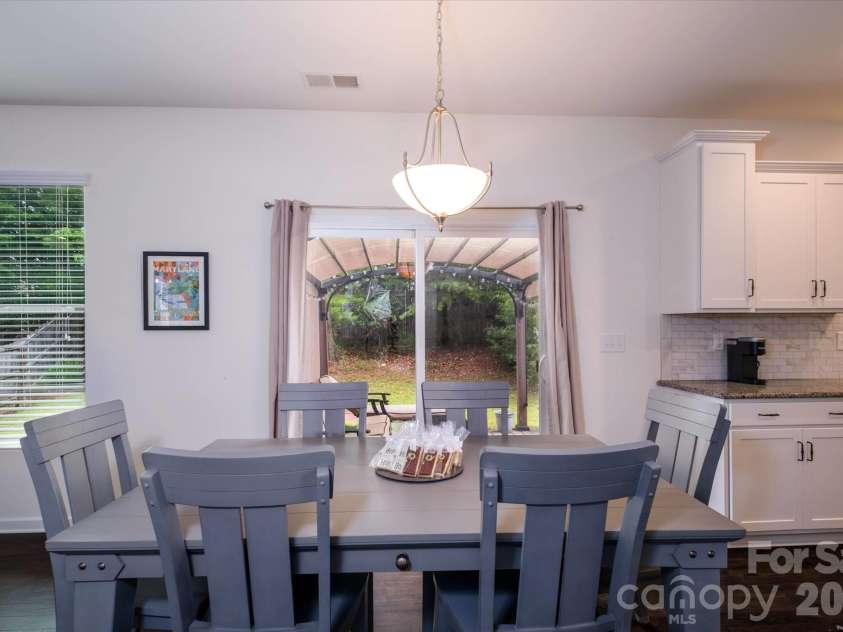 5415 Fenway Drive, Charlotte, NC 28273.  MLS# CAR4391362, YatesRealty ID 33398. 