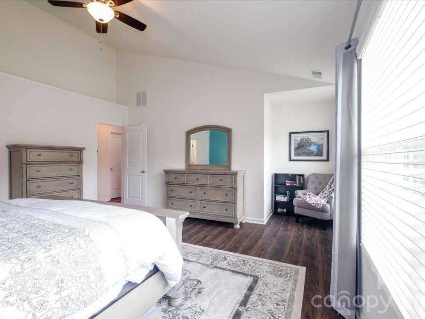 5415 Fenway Drive, Charlotte, NC 28273.  MLS# CAR4391362, YatesRealty ID 33398. 
