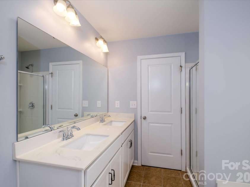 5415 Fenway Drive, Charlotte, NC 28273.  MLS# CAR4391362, YatesRealty ID 33398. 