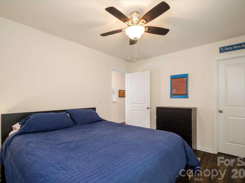 5415 Fenway Drive, Charlotte, NC 28273.  MLS# CAR4391362, YatesRealty ID 33398. 