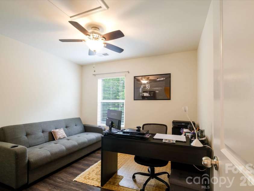 5415 Fenway Drive, Charlotte, NC 28273.  MLS# CAR4391362, YatesRealty ID 33398. 
