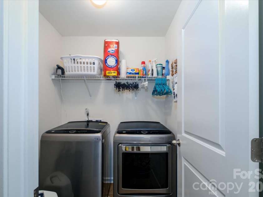 5415 Fenway Drive, Charlotte, NC 28273.  MLS# CAR4391362, YatesRealty ID 33398. 