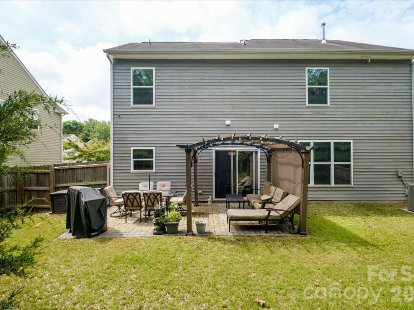 5415 Fenway Drive, Charlotte, NC 28273.  MLS# CAR4391362, YatesRealty ID 33398. 