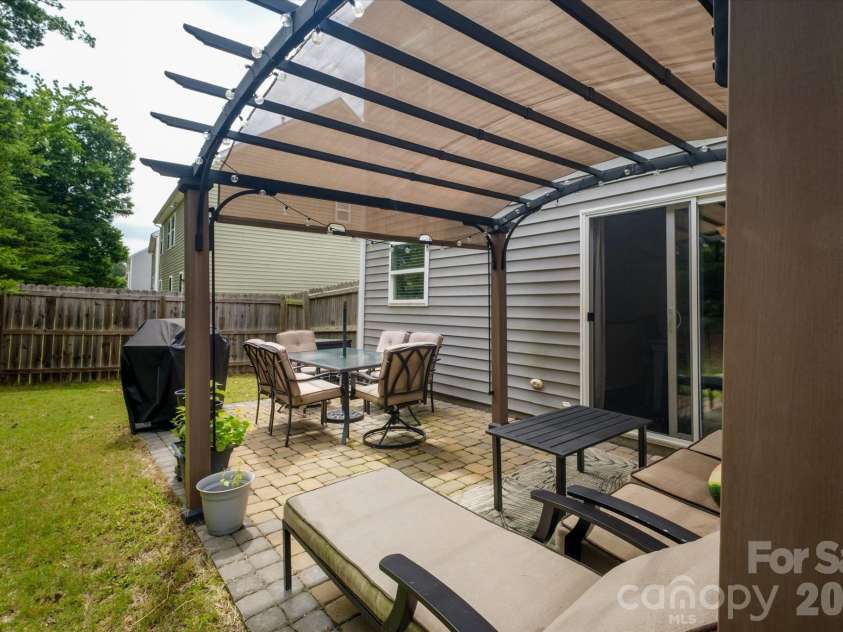 5415 Fenway Drive, Charlotte, NC 28273.  MLS# CAR4391362, YatesRealty ID 33398. 