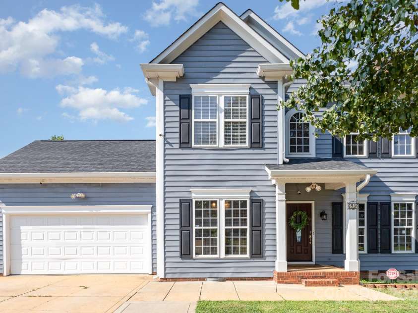 6930 Culloden More Court, Charlotte, NC 28217.  MLS# CAR4276886, YatesRealty ID 33398. 