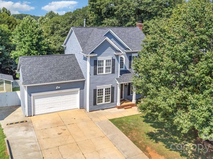 6930 Culloden More Court, Charlotte, NC 28217.  MLS# CAR4276886, YatesRealty ID 33398. 
