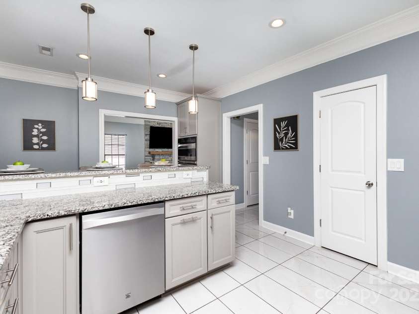 6930 Culloden More Court, Charlotte, NC 28217.  MLS# CAR4276886, YatesRealty ID 33398. 