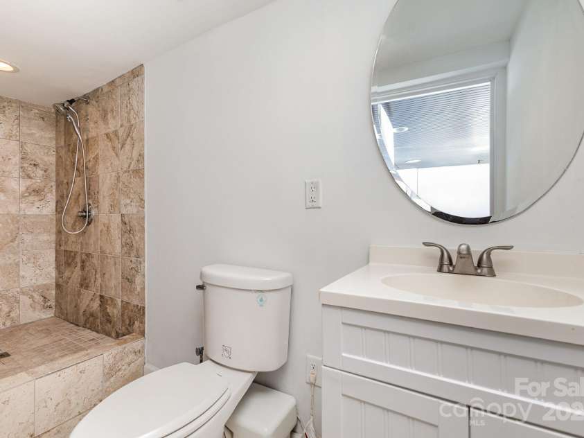 6930 Culloden More Court, Charlotte, NC 28217.  MLS# CAR4276886, YatesRealty ID 33398. 