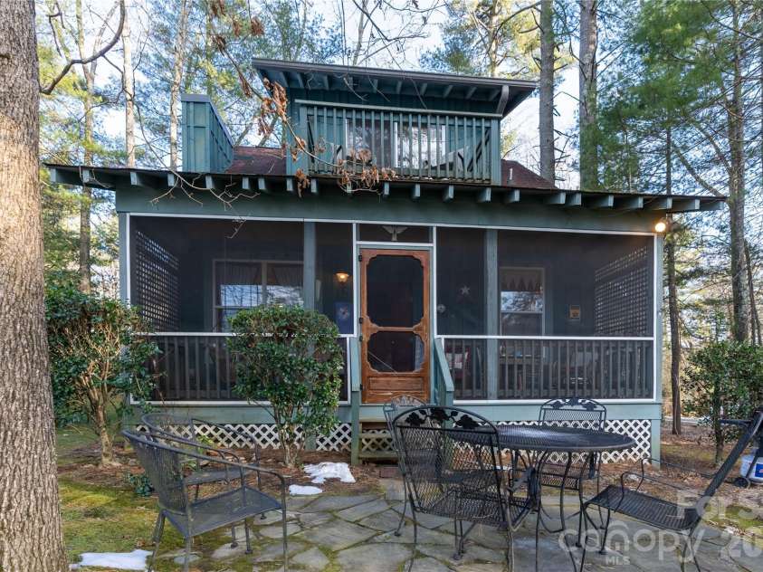 46 Rhett Drive, Flat Rock, NC 28731.  MLS# CAR4397835, YatesRealty ID 33399. 