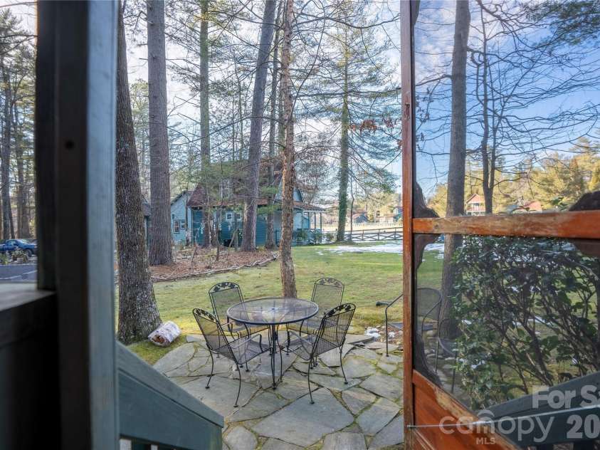 46 Rhett Drive, Flat Rock, NC 28731.  MLS# CAR4397835, YatesRealty ID 33399. 