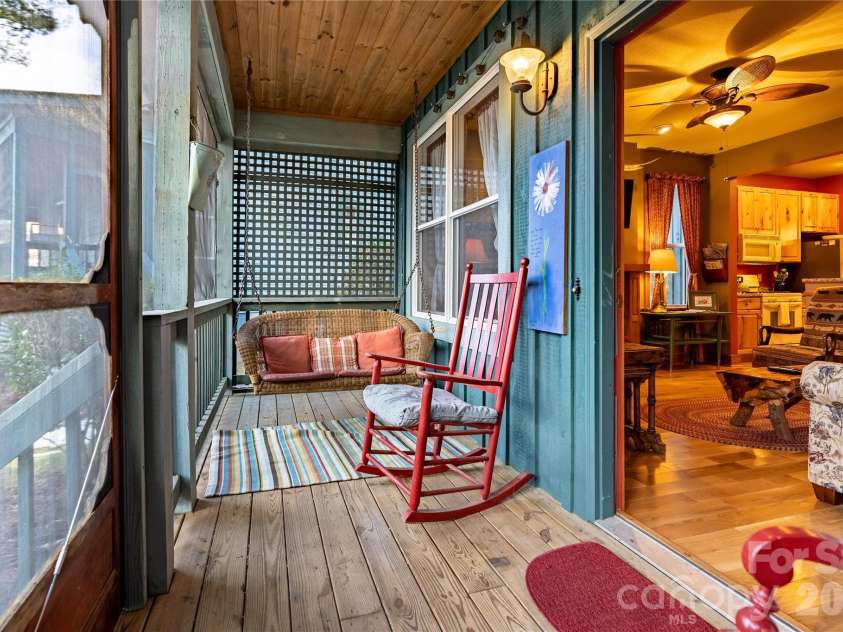 46 Rhett Drive, Flat Rock, NC 28731.  MLS# CAR4397835, YatesRealty ID 33399. 