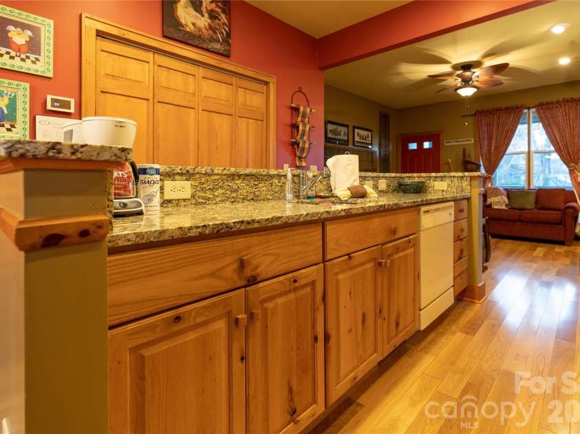 46 Rhett Drive, Flat Rock, NC 28731.  MLS# CAR4397835, YatesRealty ID 33399. 