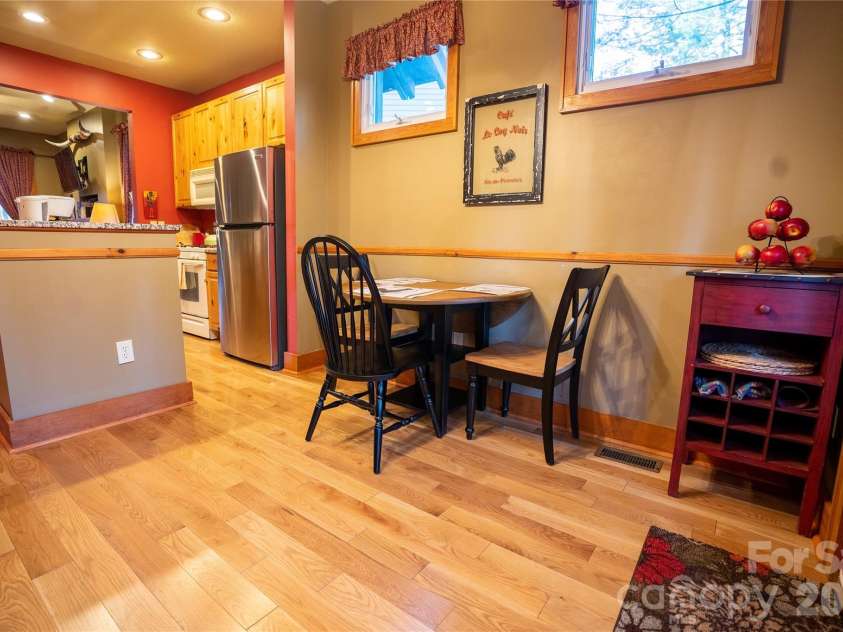 46 Rhett Drive, Flat Rock, NC 28731.  MLS# CAR4397835, YatesRealty ID 33399. 