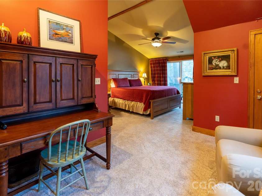 46 Rhett Drive, Flat Rock, NC 28731.  MLS# CAR4397835, YatesRealty ID 33399. 
