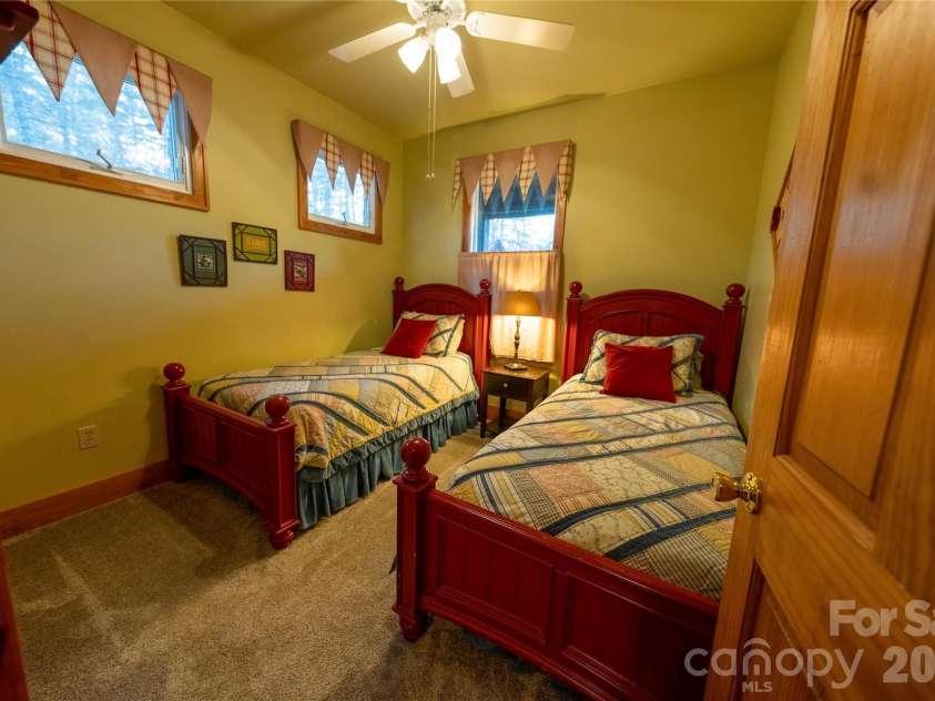 46 Rhett Drive, Flat Rock, NC 28731.  MLS# CAR4397835, YatesRealty ID 33399. 