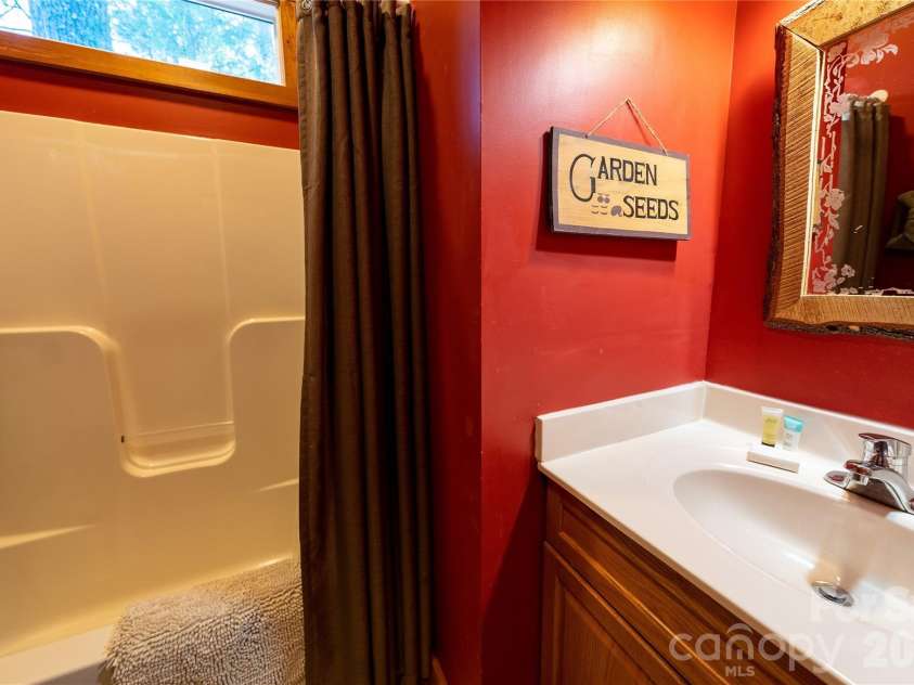 46 Rhett Drive, Flat Rock, NC 28731.  MLS# CAR4397835, YatesRealty ID 33399. 