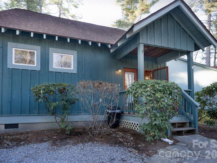 46 Rhett Drive, Flat Rock, NC 28731.  MLS# CAR4397835, YatesRealty ID 33399. 