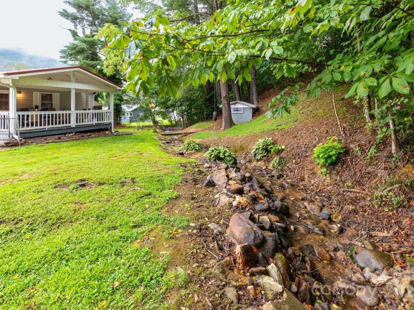 93 Valley View Circle, Waynesville, NC 28786.  MLS# CAR4283614, YatesRealty ID 33399. 