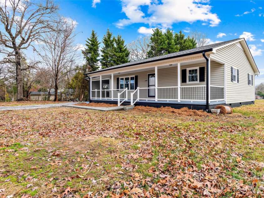 409 Taylor Allen Drive, Yadkinville, NC 27055.  MLS# CAR4208107, YatesRealty ID 334. 