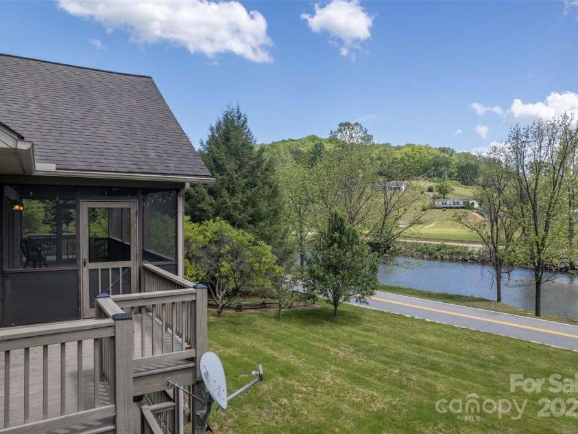 980 South River Road, Sylva, NC 28779.  MLS# CAR4256490, YatesRealty ID 334. 