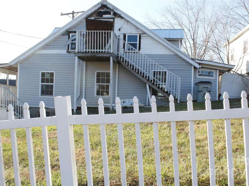 308 HARRINGTON Street, Lenoir, NC 28645.  MLS# CAR4210916, YatesRealty ID 3340. 