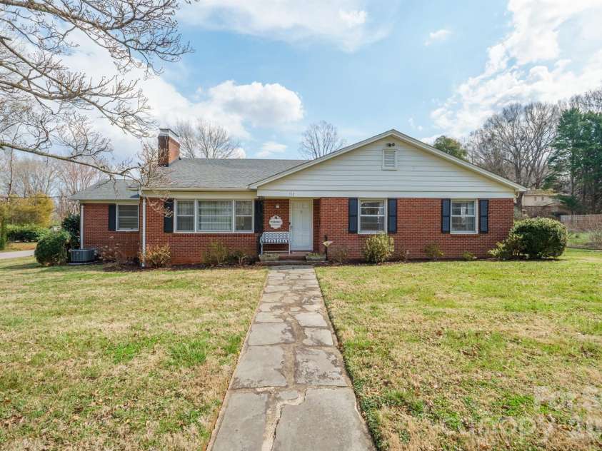 712 2nd Avenue, Conover, NC 28613.  MLS# CAR4353336, YatesRealty ID 3340. 