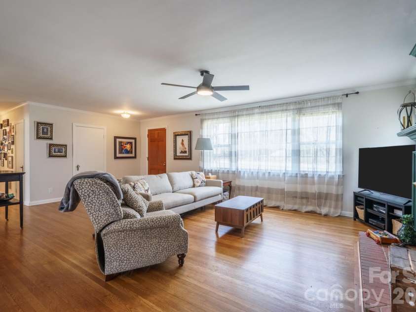 712 2nd Avenue, Conover, NC 28613.  MLS# CAR4353336, YatesRealty ID 3340. 