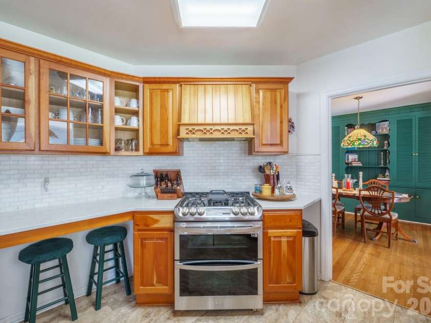 712 2nd Avenue, Conover, NC 28613.  MLS# CAR4353336, YatesRealty ID 3340. 