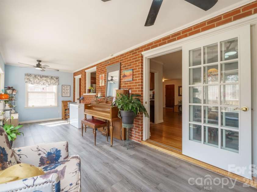 712 2nd Avenue, Conover, NC 28613.  MLS# CAR4353336, YatesRealty ID 3340. 