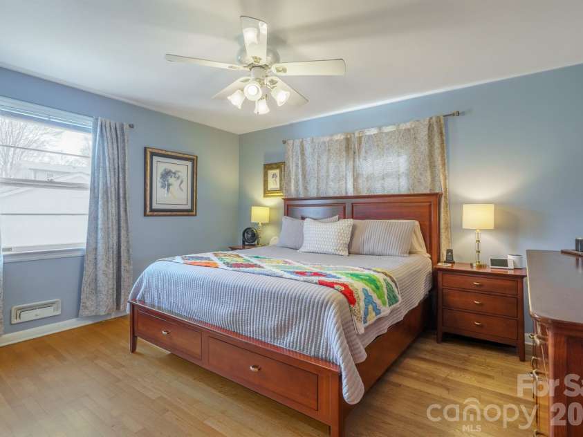 712 2nd Avenue, Conover, NC 28613.  MLS# CAR4353336, YatesRealty ID 3340. 