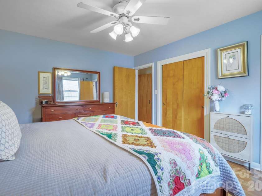 712 2nd Avenue, Conover, NC 28613.  MLS# CAR4353336, YatesRealty ID 3340. 