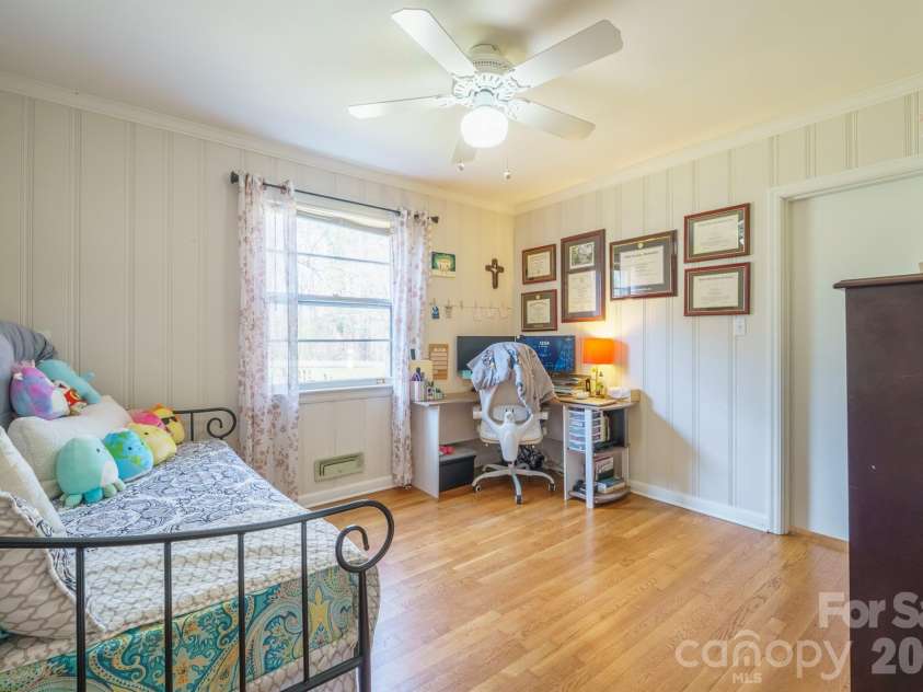 712 2nd Avenue, Conover, NC 28613.  MLS# CAR4353336, YatesRealty ID 3340. 