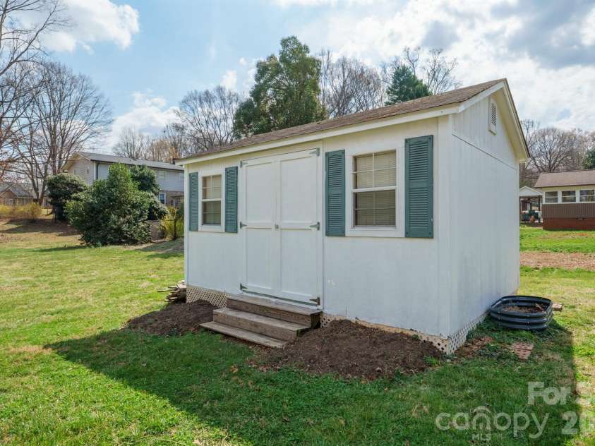 712 2nd Avenue, Conover, NC 28613.  MLS# CAR4353336, YatesRealty ID 3340. 
