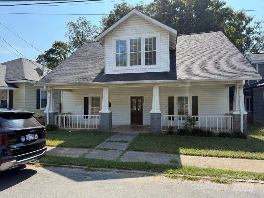 817 JACKSON Street, Salisbury, NC 28144.  MLS# CAR4306184, YatesRealty ID 3340. Street view