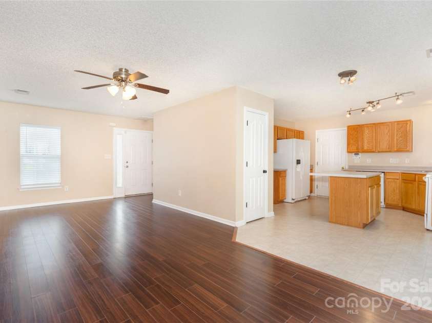 2802 Granstark Court, Charlotte, NC 28216.  MLS# CAR4286535, YatesRealty ID 33400. 