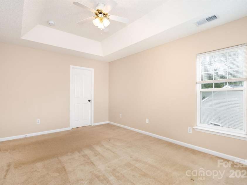 2802 Granstark Court, Charlotte, NC 28216.  MLS# CAR4286535, YatesRealty ID 33400. 