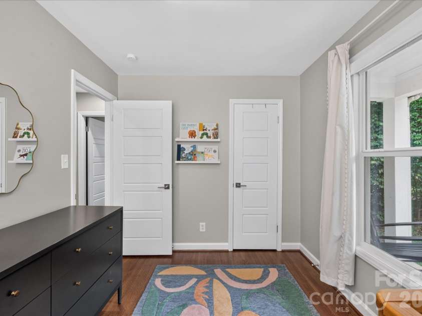 5201 Glenham Drive, Charlotte, NC 28210.  MLS# CAR4396236, YatesRealty ID 33400. 