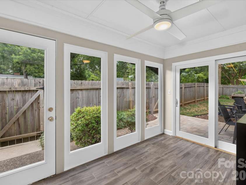5201 Glenham Drive, Charlotte, NC 28210.  MLS# CAR4396236, YatesRealty ID 33400. 