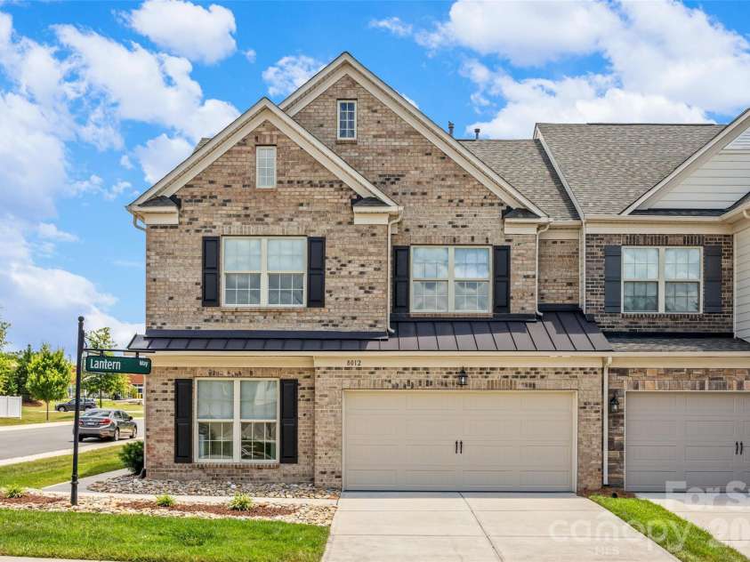 8012 Lantern Way, Fort Mill, SC 29707.  MLS# CAR4393030, YatesRealty ID 33401. 