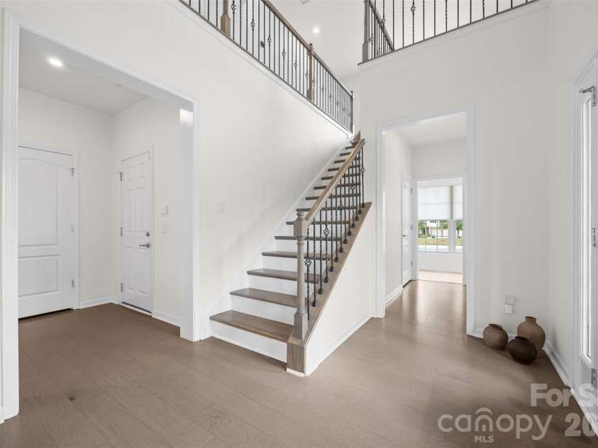 8012 Lantern Way, Fort Mill, SC 29707.  MLS# CAR4393030, YatesRealty ID 33401. Entry way