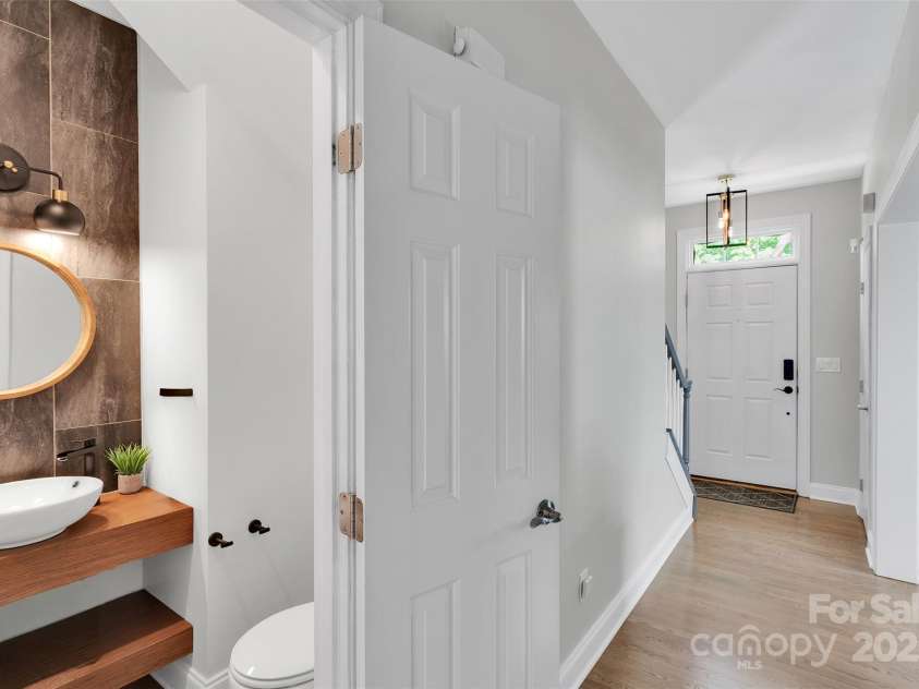 13516 Honeytree Lane, Pineville, NC 28134.  MLS# CAR4281869, YatesRealty ID 33402. 