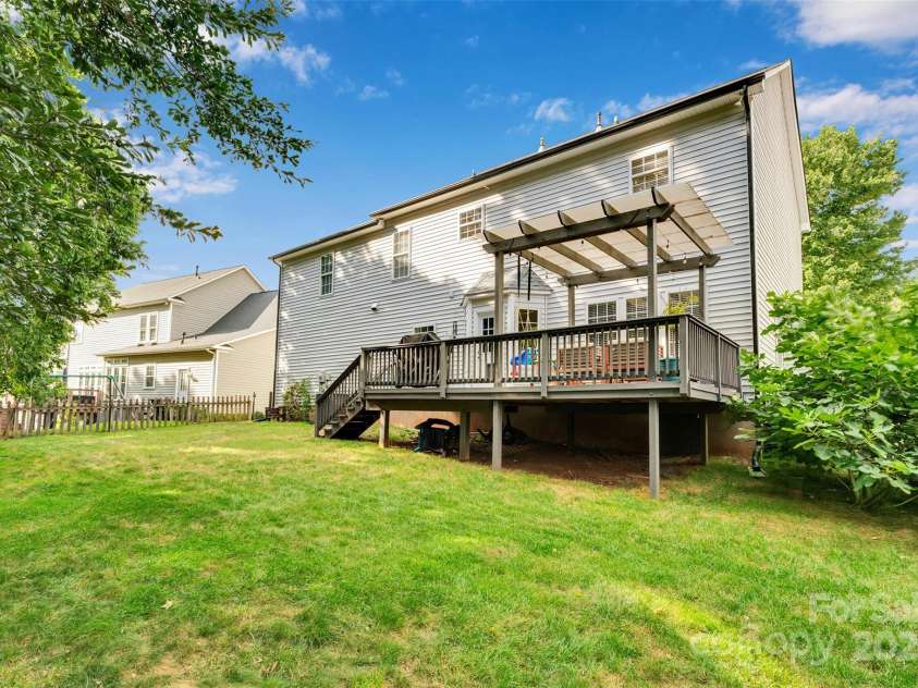 13516 Honeytree Lane, Pineville, NC 28134.  MLS# CAR4281869, YatesRealty ID 33402. 