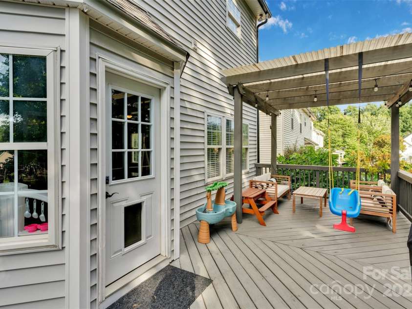 13516 Honeytree Lane, Pineville, NC 28134.  MLS# CAR4281869, YatesRealty ID 33402. 