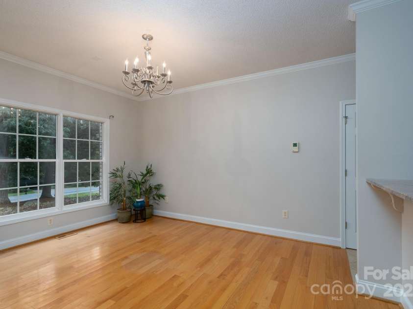 426 Pearl Bay Drive, New London, NC 28127.  MLS# CAR4289535, YatesRealty ID 33405. Dining Area