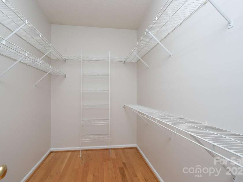 426 Pearl Bay Drive, New London, NC 28127.  MLS# CAR4289535, YatesRealty ID 33405. Primary closet