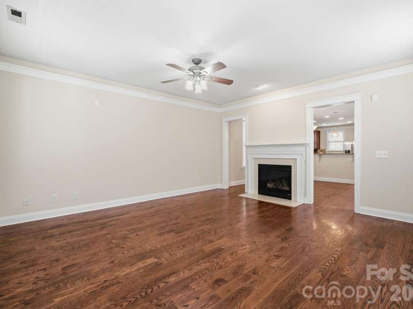 717 8th Street, Charlotte, NC 28202.  MLS# CAR4390063, YatesRealty ID 33405. 