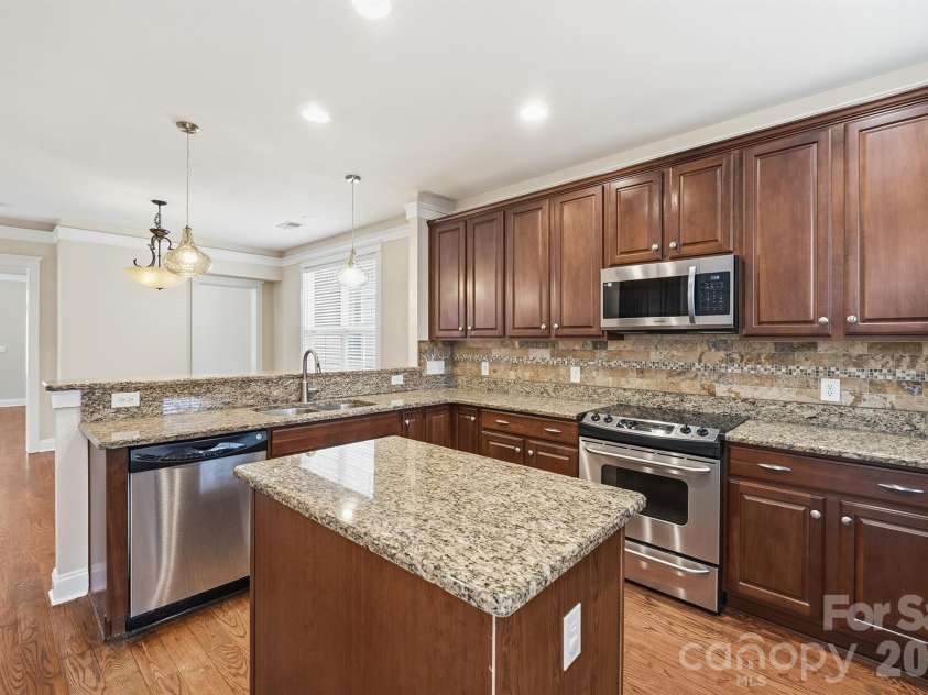 717 8th Street, Charlotte, NC 28202.  MLS# CAR4390063, YatesRealty ID 33405. 