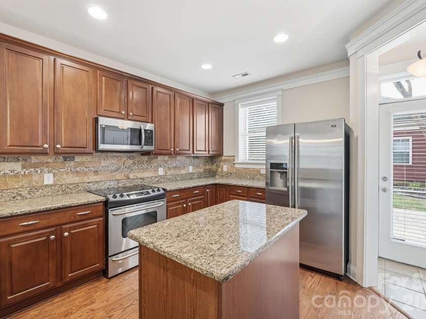 717 8th Street, Charlotte, NC 28202.  MLS# CAR4390063, YatesRealty ID 33405. 