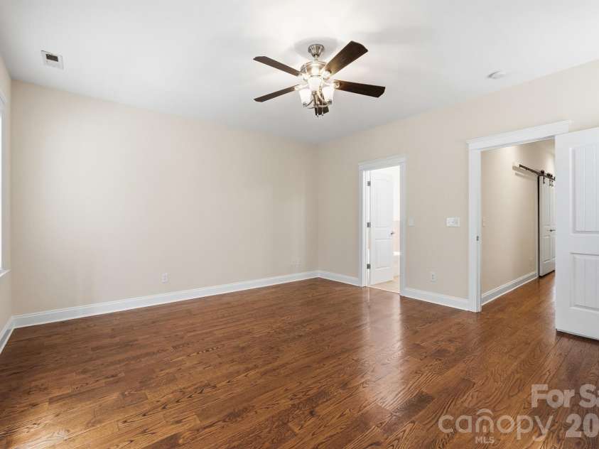717 8th Street, Charlotte, NC 28202.  MLS# CAR4390063, YatesRealty ID 33405. 